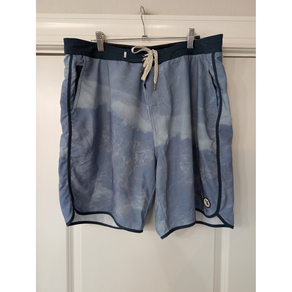 Vuori Mens Cruise Boardshorts Blue Wave Print 4-Way Stretch Swim Trunks Size 38